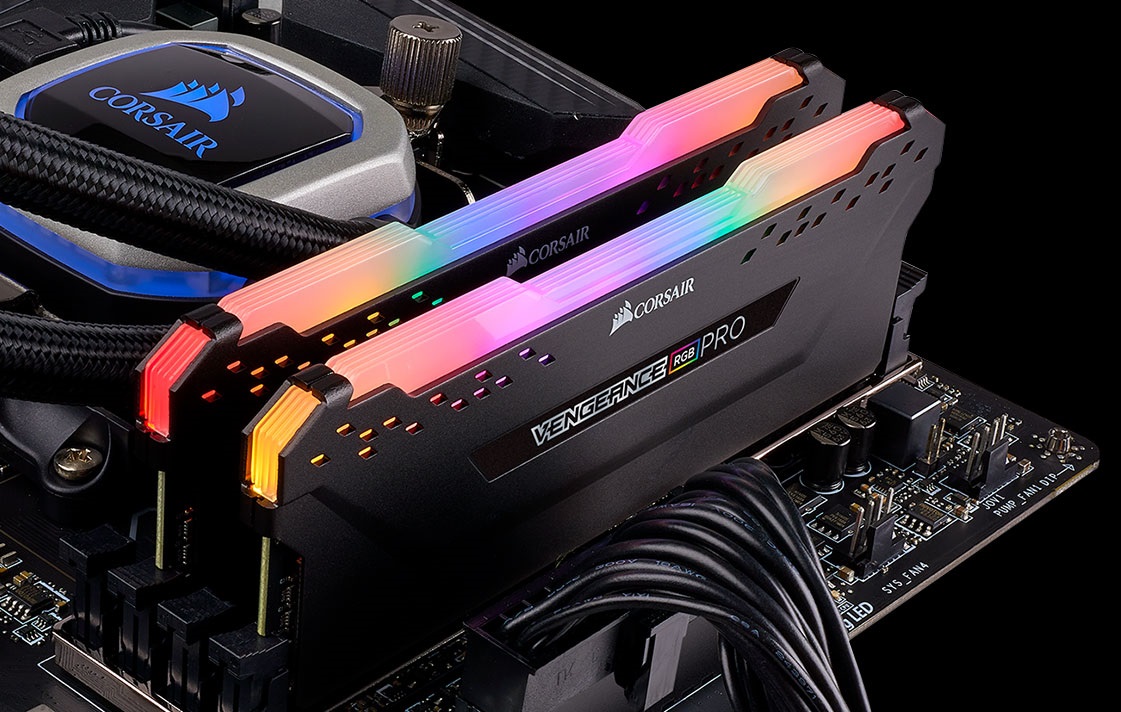 10アドレスLEDイルミネーション搭載DDR4メモリ「Corsair VENGEANCE RGB
