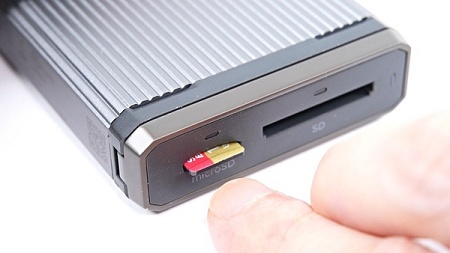 SanDisk PRO-Reader SD Express」をレビュー。Vlog動画や写真を8倍速く