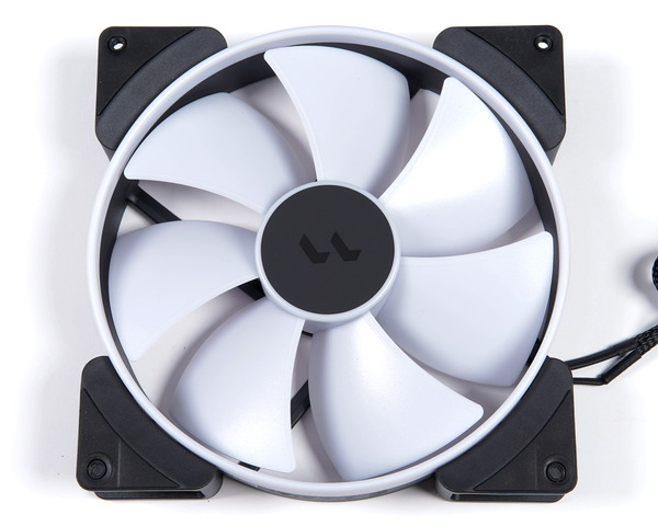 Fractal Design Torrent Nano review_06590_DxO