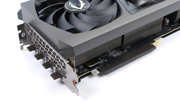 ZOTAC GAMING GeForce RTX 3090 AMP Extreme Holo review_05439_DxO