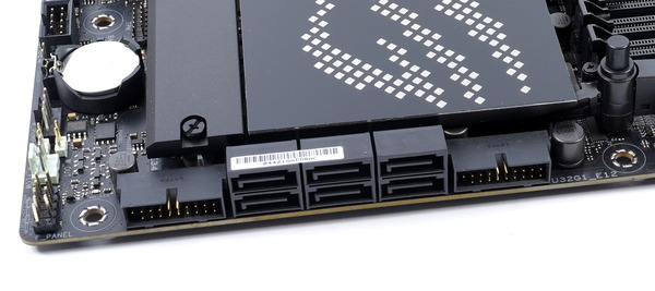 ASUS ROG MAXIMUS Z690 HERO review_00581_DxO