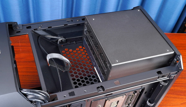 Fractal Design Torrent Nano review_04372_DxO