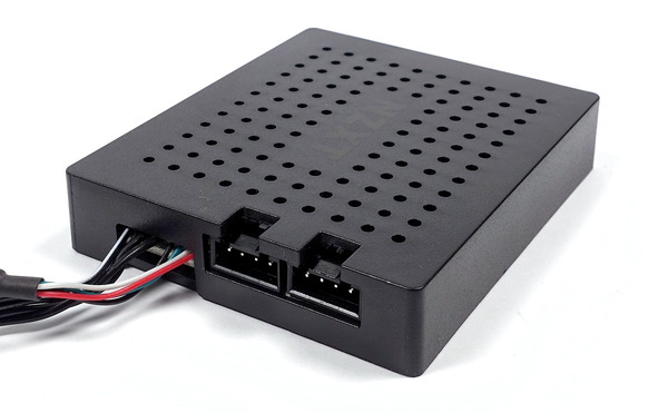 NZXT RGB & Fan Controller review_09779_DxO