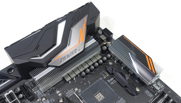 GIGABYTE X470 AORUS GAMING 7 WIFI review_05388