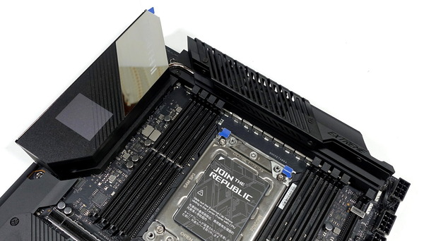 ASUS ROG Zenith II Extreme review_04230_DxO