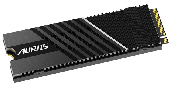 GIGABYTE AORUS Gen4 7000s SSD (4)