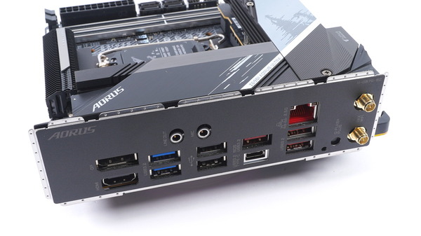 GIGABYTE Z690I AORUS ULTRA DDR4 review_02208_DxO