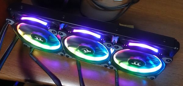 Thermaltake Floe Riing RGB 360 TR4 Edition review_06493_DxO