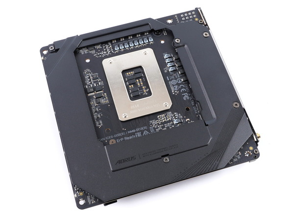 GIGABYTE Z690I AORUS ULTRA DDR4 review_02214_DxO
