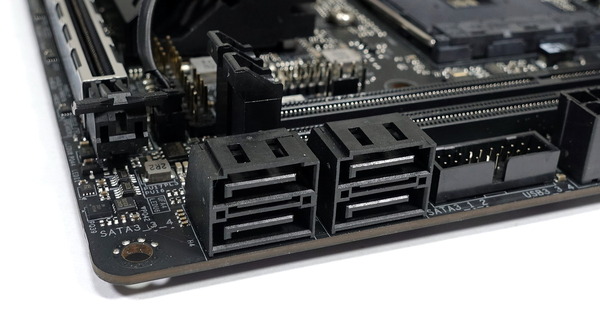 ASRock X570 Phantom Gaming-ITX/TB3 review_01016_DxO