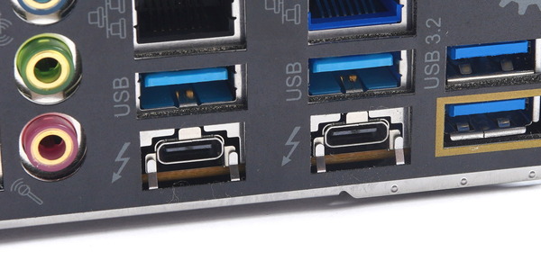 ASRock Z690 Taichi review_01138_DxO
