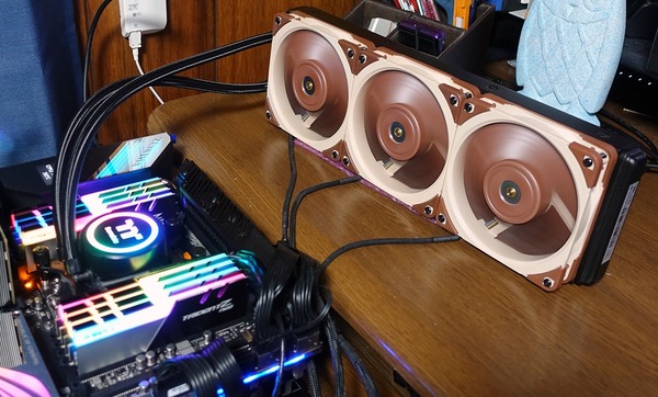 Thermaltake Floe Riing RGB 360 TR4 Edition review_06506_DxO