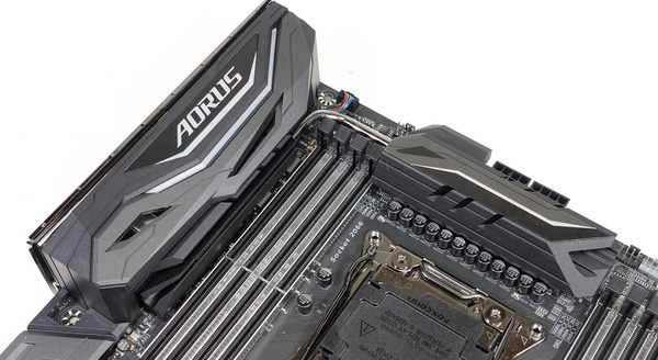GIGABYTE X299 AORUS Gaming 7 review_07851