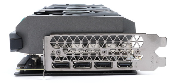 ZOTAC GAMING GeForce RTX 3090 AMP Extreme Holo review_05440_DxO