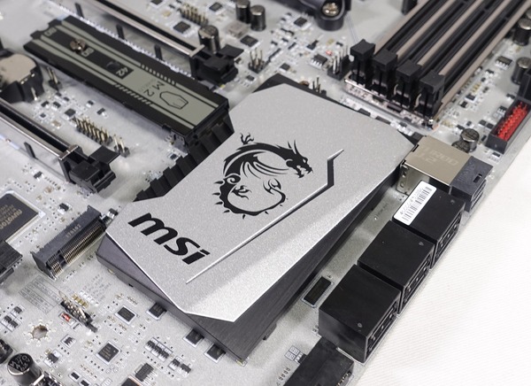 MSI X370 XPOWER GAMING TITANIUM05509