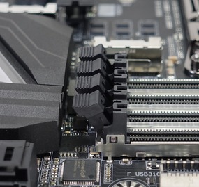 GIGABYTE X299 AORUS Gaming 7 review_07854