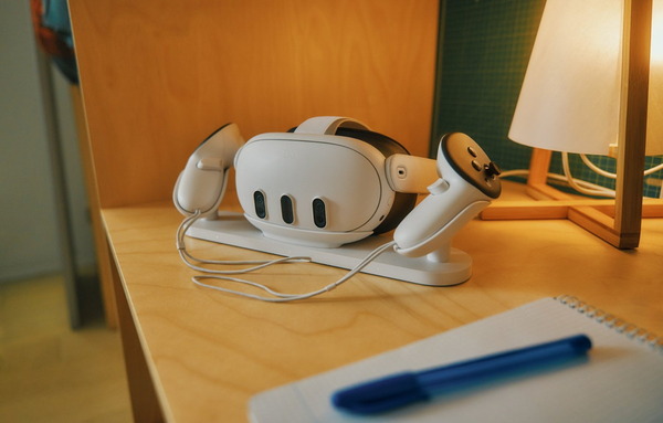 Meta Quest 3 Charging Dock (1)