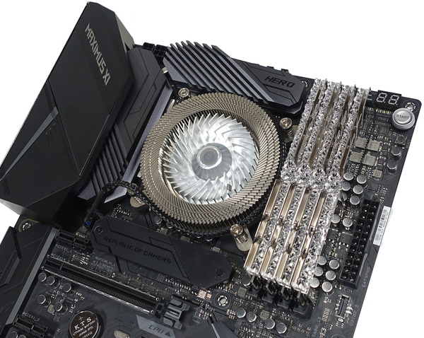 G.Skill Trident Z Royal F4-3200C16D-16GTRS review_05994_DxO