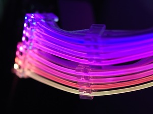 Lian Li Strimer 8pin アドレッサブルLED搭載PCIE補助電源延長ケーブル