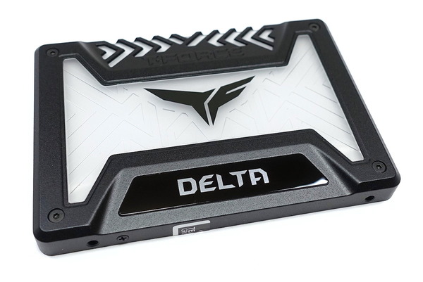Team T-FORCE DELTA RGB SSD 250GB review_00916_DxO