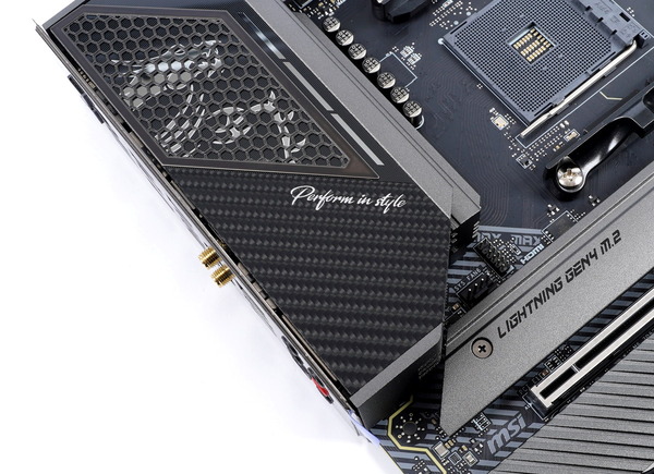 MSI MPG X570S CARBON MAX WIFI review_07583_DxO