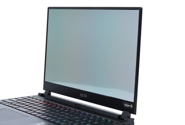 GIGABYTE AERO 15 OLED review_01368_DxO