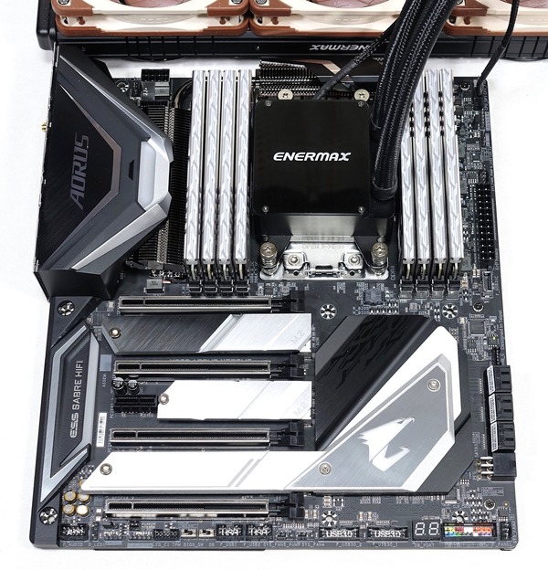 GIGABYTE X399 AORUS XTREME review_02189_DxO
