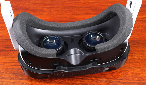 arpara 5K Tethered VR Headset review_04575_DxO