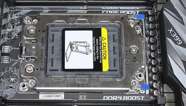 MSI MEG X399 CREATION review_01563_DxO