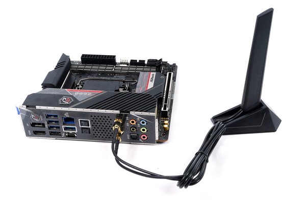 ASRock Z690 Phantom Gaming-ITX/TB4 review_03287_DxO