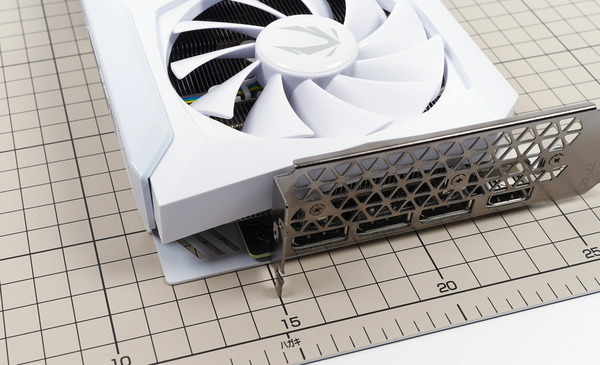 ZOTAC GAMING GeForce RTX 3060 AMP White Edition review_01645_DxO