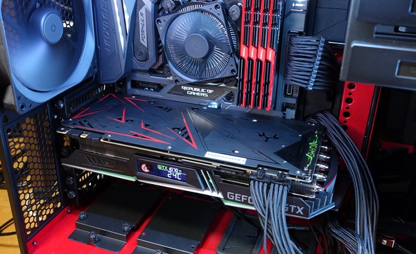 COLORFUL iGame GeForce GTX1070Ti Vulcan X Top review_02611