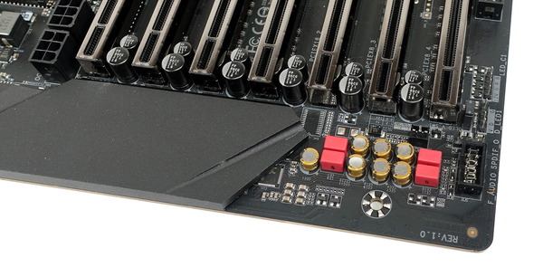 GIGABYTE C621 AORUS XTREME review_04961_DxO