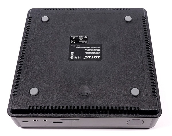 ZBOX E-series EN52060V review_09231_DxO