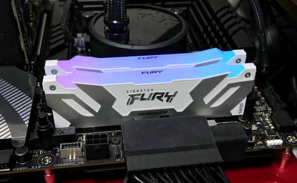 Kingston FURY Renegade DDR5 White RGB