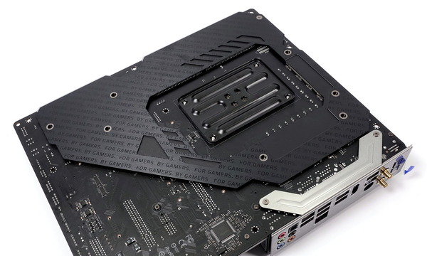 ASRock X570 Taichi Razer Edition review_06838_DxO
