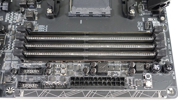 GIGABYTE Aorus GA-AX370-Gaming K7 review_07432