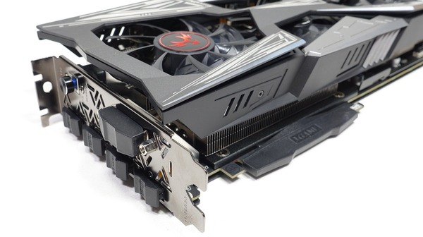 COLORFUL iGame GeForce GTX1070Ti Vulcan X Top review_02526