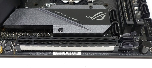 ASUS ROG STRIX Z390-I GAMING review_04923_DxO