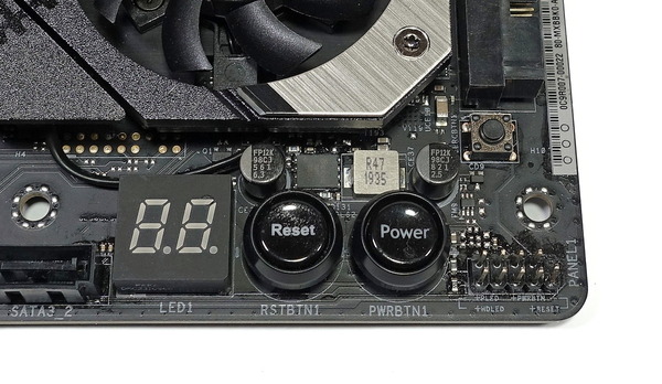 ASRock TRX40 Taichi review_04321_DxO