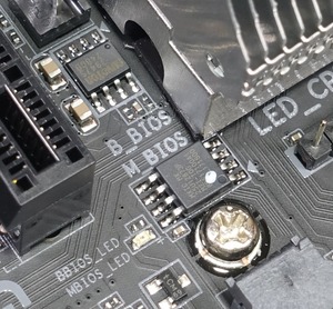 GIGABYTE X470 AORUS GAMING 7 WIFI review_05398