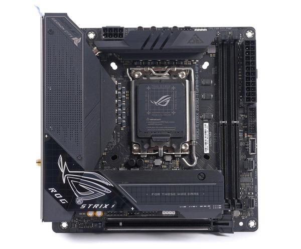 ASUS ROG STRIX Z690-I GAMING WIFI review_03466_DxO