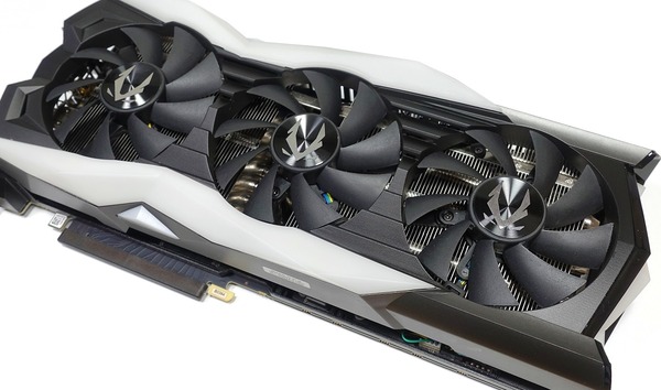 ZOTAC GAMING GeForce RTX 2080 AMP Extreme review_04185_DxO