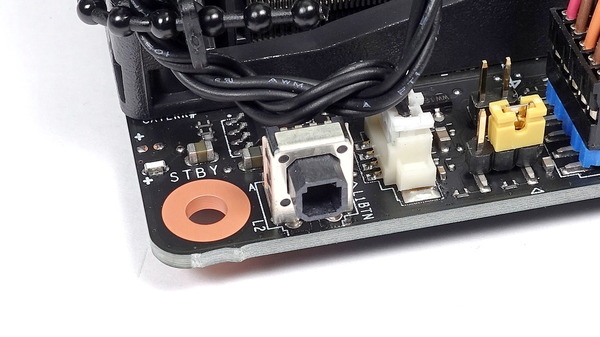 Intel NUC 9 Extreme Kit NUC9i9QNX review_02306_DxO