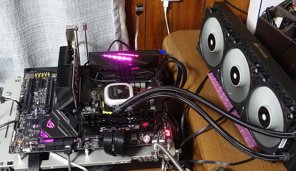 ASUS ROG CROSSHAIR VII HERO (Wi-Fi) review_05813
