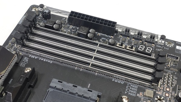 GIGABYTE X470 AORUS GAMING 7 WIFI review_05433