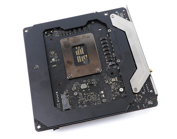 ASRock Z690 Phantom Gaming-ITX/TB4 review_03298_DxO