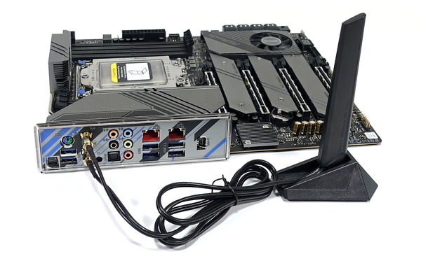 ASRock TRX40 Creator review_04826_DxO