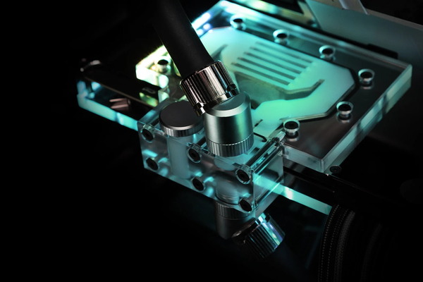 EK-Quantum Vector Trinity RTX 3080_3090 Active Backplate (1)