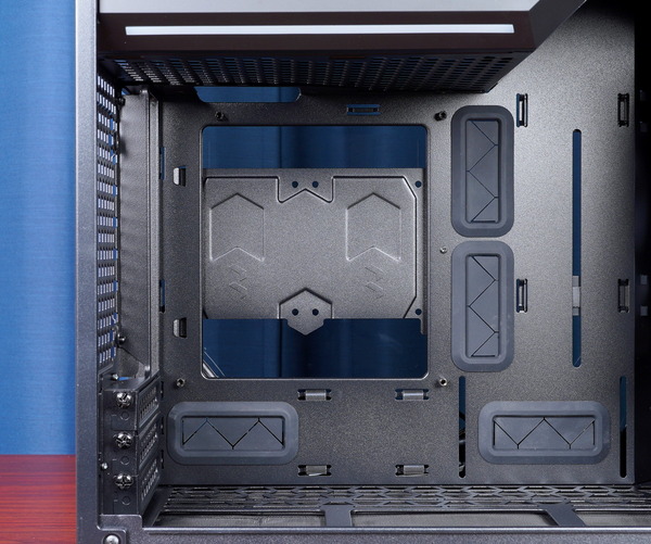 Fractal Design Torrent Nano review_04337_DxO